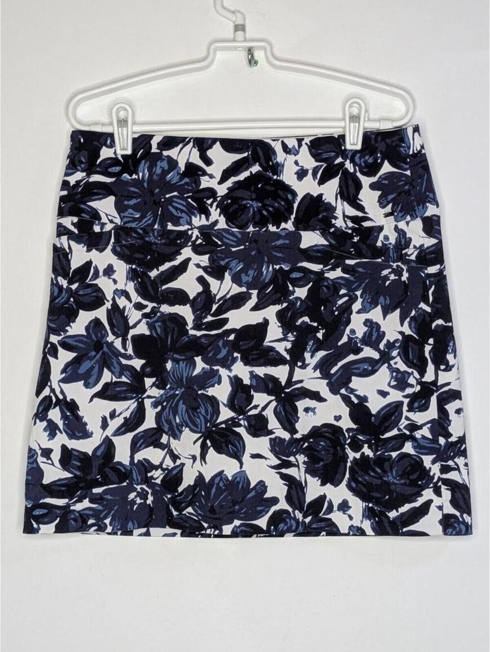 S.C. & Co White Blue Floral Athletic Skort L